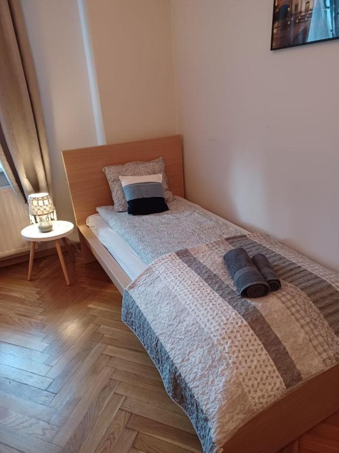Real Vip Hostel Krakow Dış mekan fotoğraf